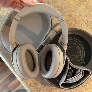 Sony WH-1000mx4 headphones